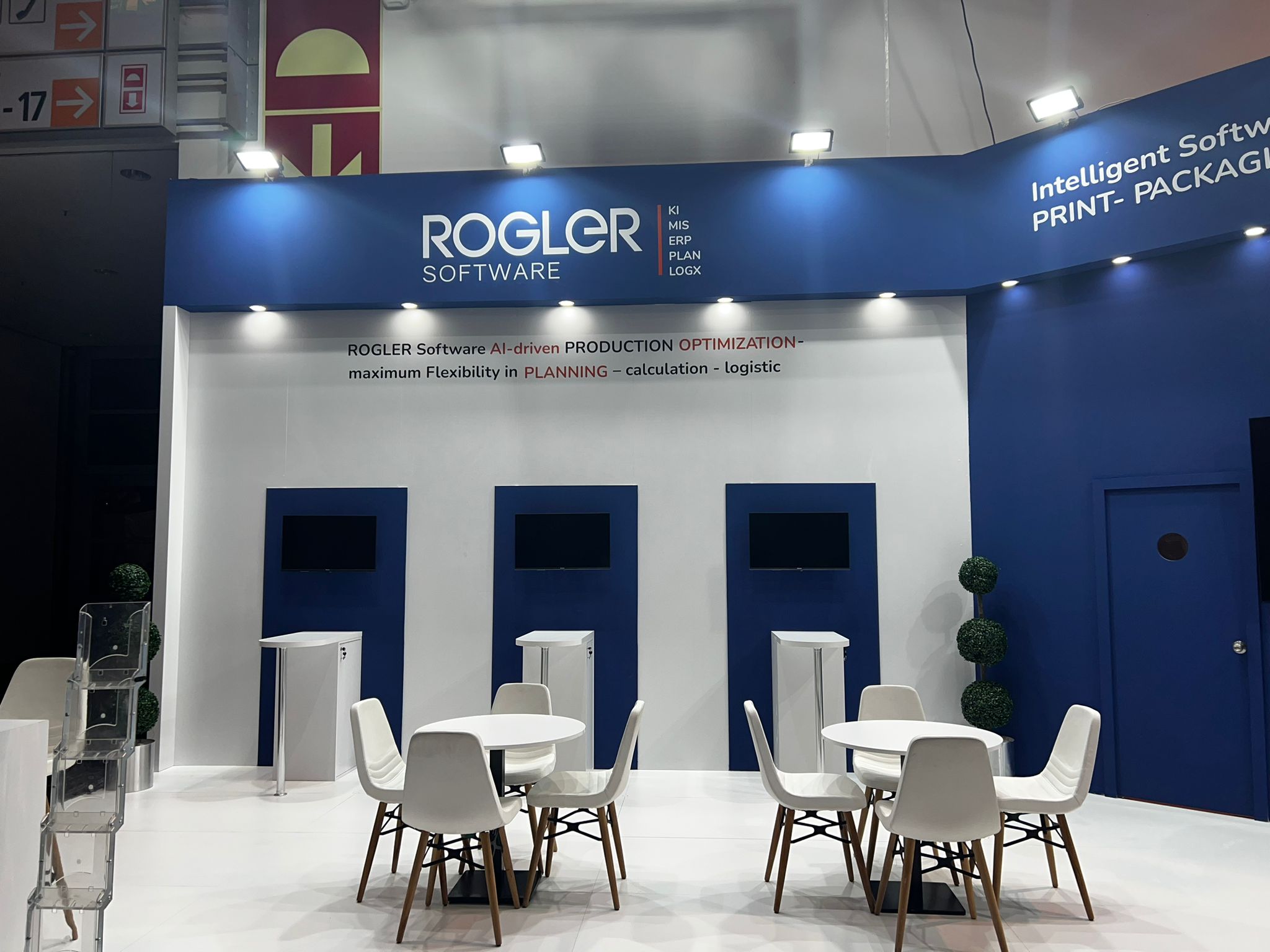 Custom trade show booth project 13